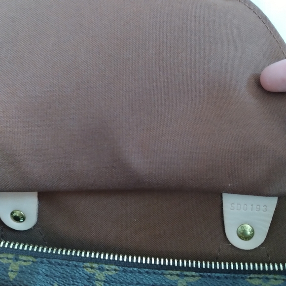 Louis Vuitton Speedy 30 - with Accessories! - Picture 10 of 15